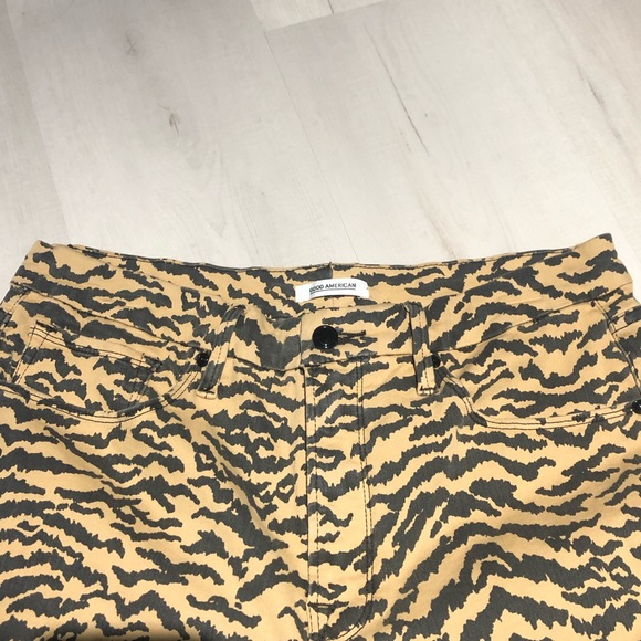 Good American Good Waist Crop Jeans - Picture 7 of 10